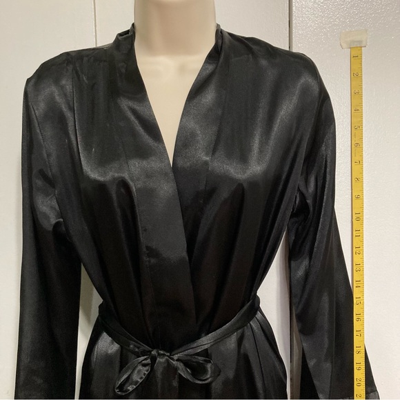 MORGAN TAYLOR Intimates Satin Belted Black Robe Womens Small Medium - Picture 2 of 15
